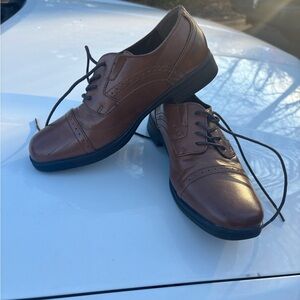 Size 4 Boys Brown Dress Shoes